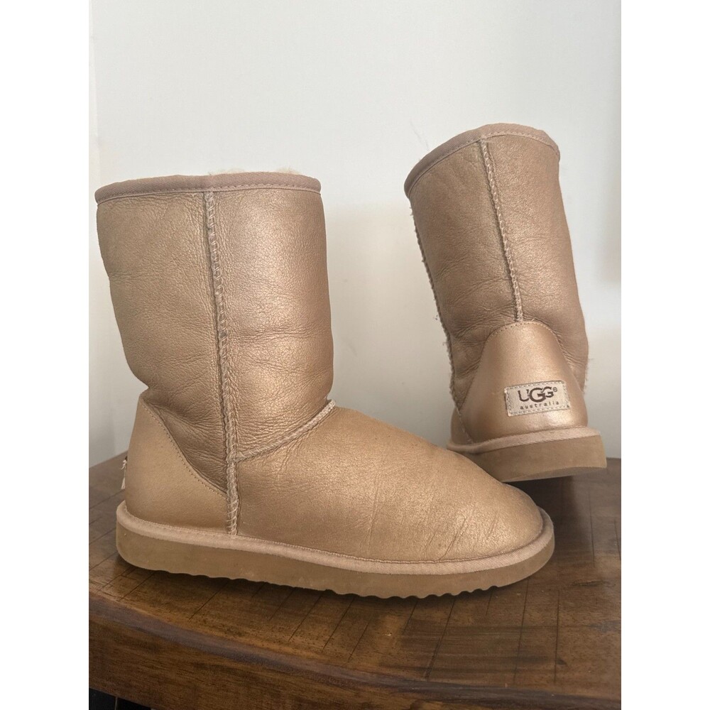 UGG Australia Classic Short Gold Sheepskin Leather Boots Womens 9